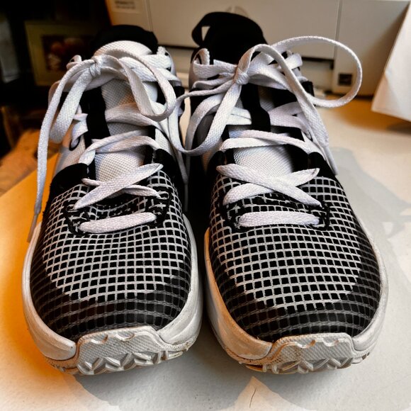 NIKE Lebron Witness 5.5 Big Kids' Basketball Shoes Grade School - Picture 2 of 11